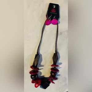 Pink and wood beaded jewelry set new never worn